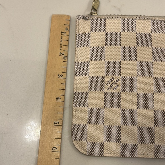 Louis Vuitton Neverfull MM Damier Azur Pouch - Picture 10 of 10